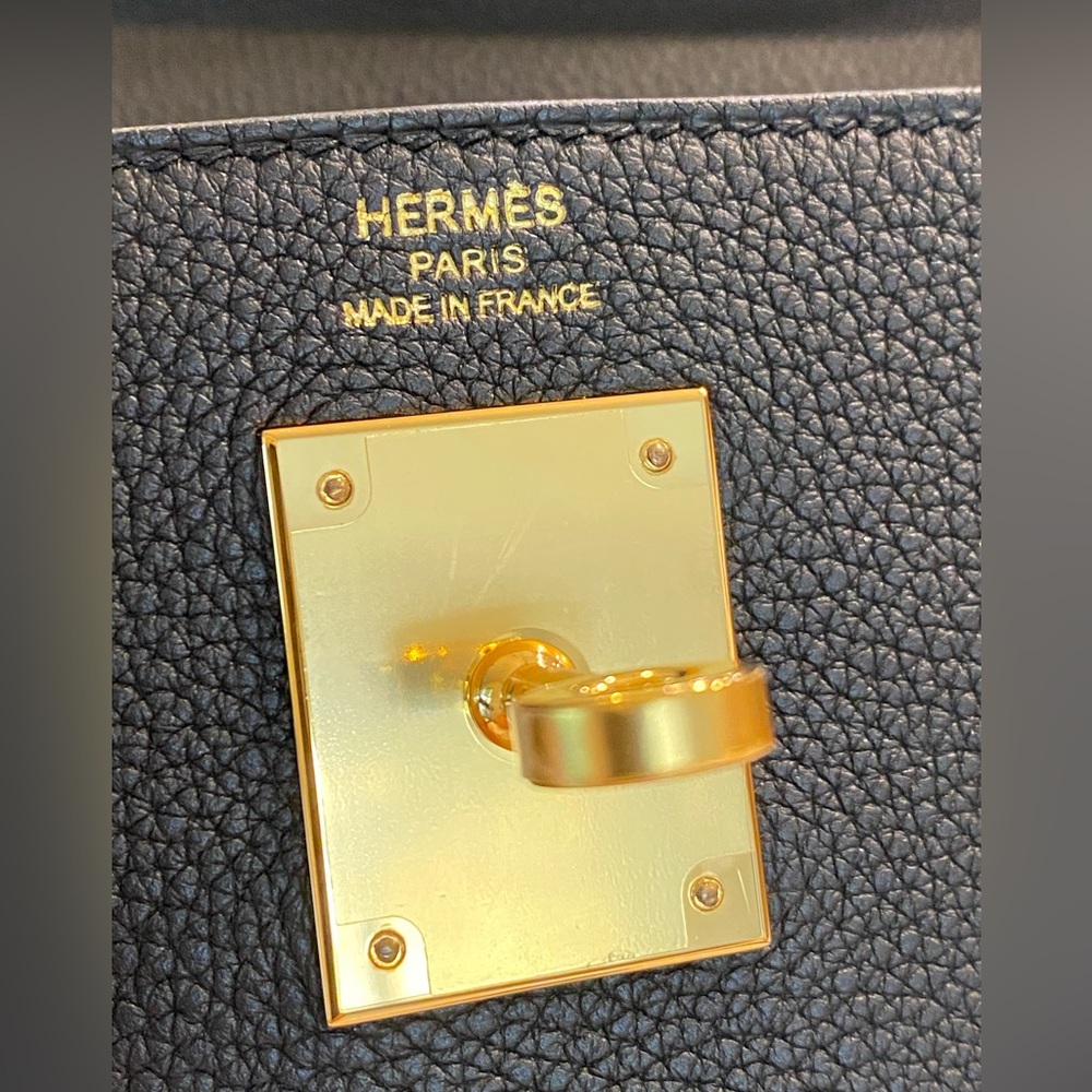 SOLD Hermes Kelly Retourne 28 in Noir Togo Leather with Gold Hardware - Picture 14 of 17